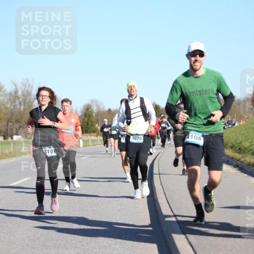 06.04.2025 - 44. Internationalen Wilhelmsburger Insellauf Jannik Wohlers http://msf.ph/oto/7614690 06.04.2025 09:31:36 Laufen 4328, 3101, 62, 3079, 4104, 3371 meine-sportfotos.de