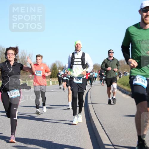 06.04.2025 - 44. Internationalen Wilhelmsburger Insellauf Jannik Wohlers http://msf.ph/oto/7614696 06.04.2025 09:31:37 Laufen 4328, 3101, 4352, 3079, 4104 meine-sportfotos.de