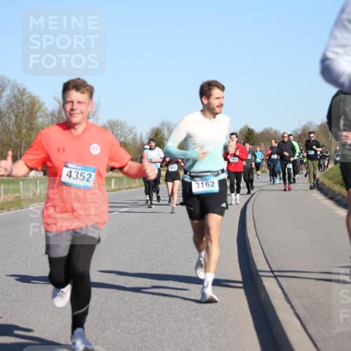 06.04.2025 - 44. Internationalen Wilhelmsburger Insellauf Jannik Wohlers http://msf.ph/oto/7614704 06.04.2025 09:31:39 Laufen 4352, 3692, 3162, 3079 meine-sportfotos.de