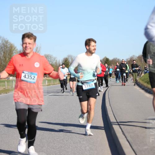06.04.2025 - 44. Internationalen Wilhelmsburger Insellauf Jannik Wohlers http://msf.ph/oto/7614705 06.04.2025 09:31:39 Laufen 4352, 3162, 307 meine-sportfotos.de