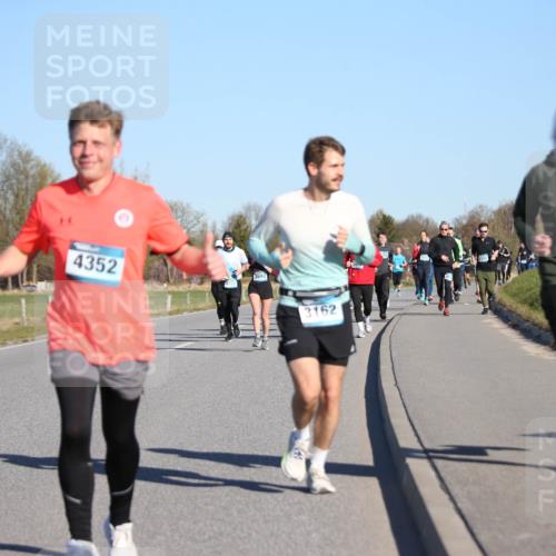 06.04.2025 - 44. Internationalen Wilhelmsburger Insellauf Jannik Wohlers http://msf.ph/oto/7614706 06.04.2025 09:31:39 Laufen 4352, 36921, 3162 meine-sportfotos.de