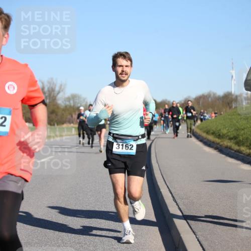 06.04.2025 - 44. Internationalen Wilhelmsburger Insellauf Jannik Wohlers http://msf.ph/oto/7614710 06.04.2025 09:31:40 Laufen 4352, 3162 meine-sportfotos.de