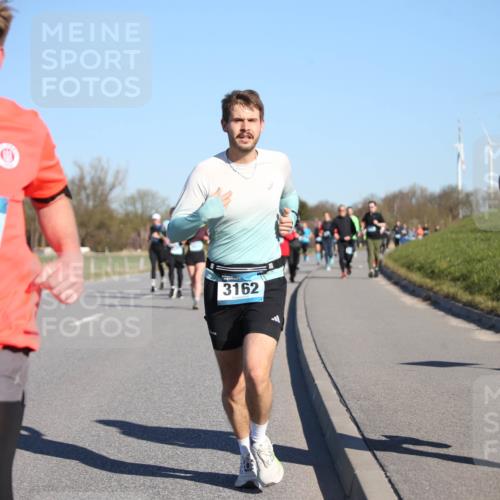 06.04.2025 - 44. Internationalen Wilhelmsburger Insellauf Jannik Wohlers http://msf.ph/oto/7614711 06.04.2025 09:31:40 Laufen 4352, 3162 meine-sportfotos.de