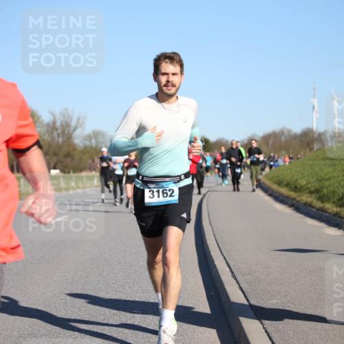 06.04.2025 - 44. Internationalen Wilhelmsburger Insellauf Jannik Wohlers http://msf.ph/oto/7614712 06.04.2025 09:31:40 Laufen 4352, 3162 meine-sportfotos.de