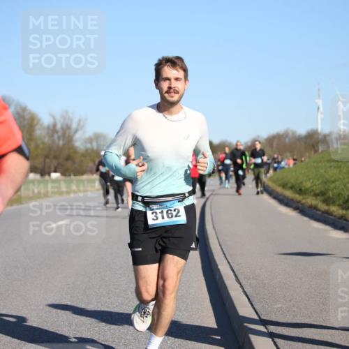06.04.2025 - 44. Internationalen Wilhelmsburger Insellauf Jannik Wohlers http://msf.ph/oto/7614714 06.04.2025 09:31:41 Laufen 2, 3162 meine-sportfotos.de