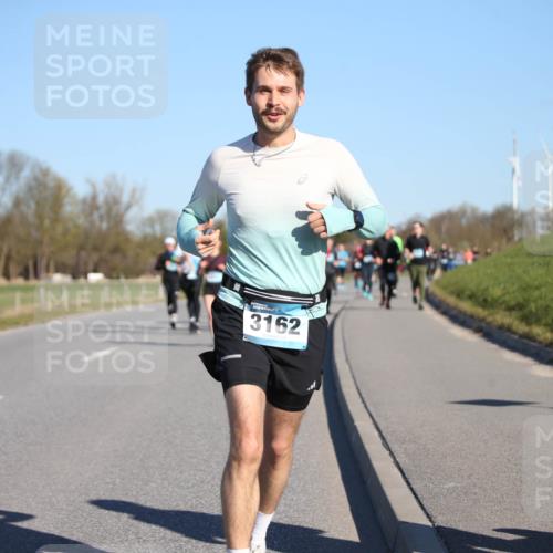 06.04.2025 - 44. Internationalen Wilhelmsburger Insellauf Jannik Wohlers http://msf.ph/oto/7614716 06.04.2025 09:31:41 Laufen 3162 meine-sportfotos.de