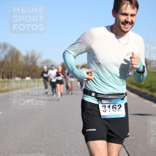 06.04.2025 - 44. Internationalen Wilhelmsburger Insellauf Jannik Wohlers http://msf.ph/oto/7614717 06.04.2025 09:31:41 Laufen 3162 meine-sportfotos.de