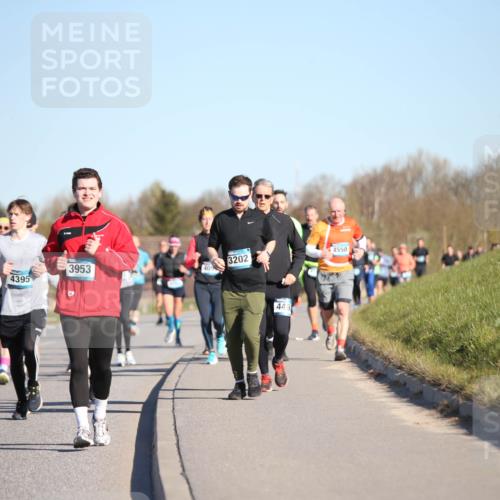 06.04.2025 - 44. Internationalen Wilhelmsburger Insellauf Jannik Wohlers http://msf.ph/oto/7614721 06.04.2025 09:31:43 Laufen 3953, 4395, 409, 9, 3202, 4550, 44 meine-sportfotos.de