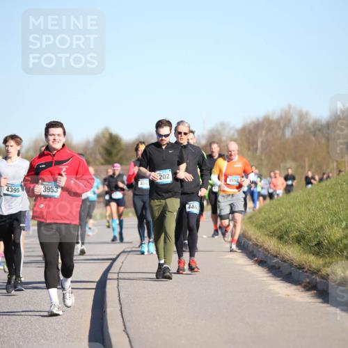 06.04.2025 - 44. Internationalen Wilhelmsburger Insellauf Jannik Wohlers http://msf.ph/oto/7614722 06.04.2025 09:31:43 Laufen 4395, 3953, 4093, 202, 446, 4550 meine-sportfotos.de