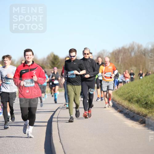 06.04.2025 - 44. Internationalen Wilhelmsburger Insellauf Jannik Wohlers http://msf.ph/oto/7614726 06.04.2025 09:31:44 Laufen 4474, 4395, 3953, 3202, 446, 4550 meine-sportfotos.de