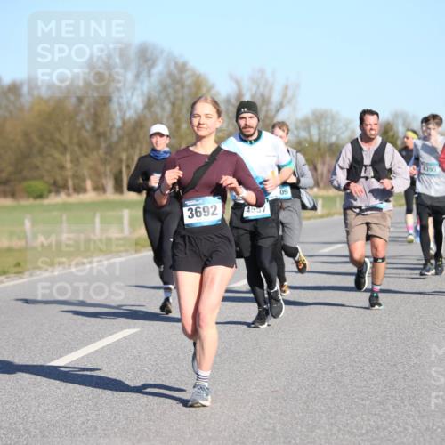06.04.2025 - 44. Internationalen Wilhelmsburger Insellauf Jannik Wohlers http://msf.ph/oto/7614728 06.04.2025 09:31:45 Laufen 3692, 455, 09, 4395, 3953 meine-sportfotos.de