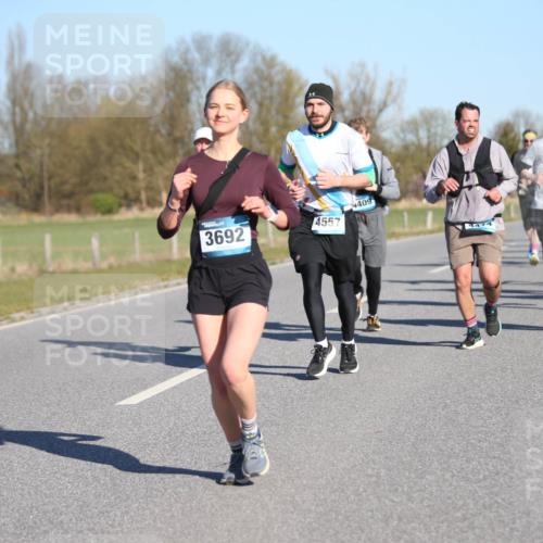 06.04.2025 - 44. Internationalen Wilhelmsburger Insellauf Jannik Wohlers http://msf.ph/oto/7614733 06.04.2025 09:31:45 Laufen 3692, 4557, 4409, 447, 439, 3953 meine-sportfotos.de
