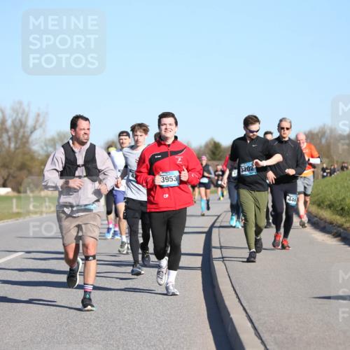 06.04.2025 - 44. Internationalen Wilhelmsburger Insellauf Jannik Wohlers http://msf.ph/oto/7614738 06.04.2025 09:31:46 Laufen 4557, 4409, 3953, 3202, 446 meine-sportfotos.de