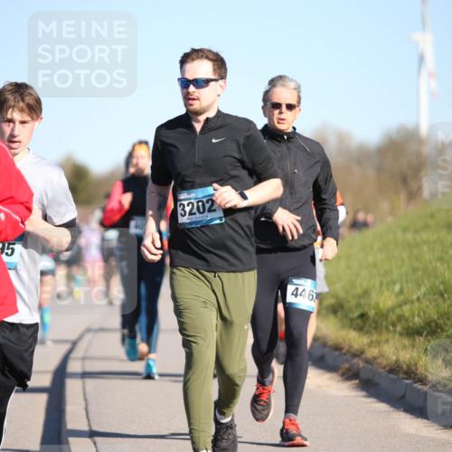 06.04.2025 - 44. Internationalen Wilhelmsburger Insellauf Jannik Wohlers http://msf.ph/oto/7614740 06.04.2025 09:31:48 Laufen 3953, 95, 440, 3202, 446 meine-sportfotos.de