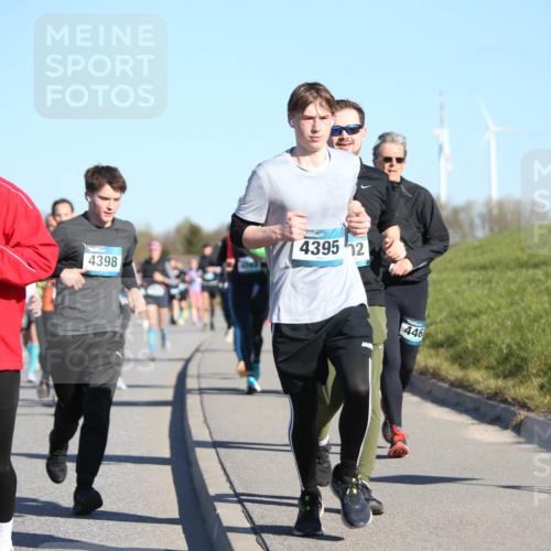 06.04.2025 - 44. Internationalen Wilhelmsburger Insellauf Jannik Wohlers http://msf.ph/oto/7614747 06.04.2025 09:31:49 Laufen 3953, 4398, 4395, 2, 446 meine-sportfotos.de