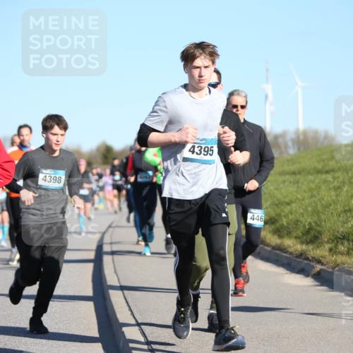 06.04.2025 - 44. Internationalen Wilhelmsburger Insellauf Jannik Wohlers http://msf.ph/oto/7614748 06.04.2025 09:31:49 Laufen 3953, 4398, 4093, 4395, 446 meine-sportfotos.de