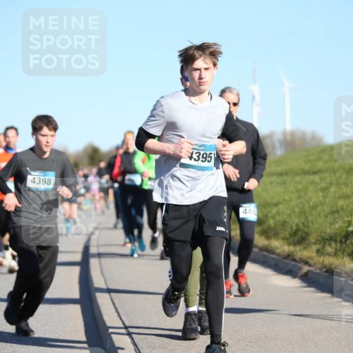 06.04.2025 - 44. Internationalen Wilhelmsburger Insellauf Jannik Wohlers http://msf.ph/oto/7614749 06.04.2025 09:31:49 Laufen 53, 4398, 4395, 446 meine-sportfotos.de