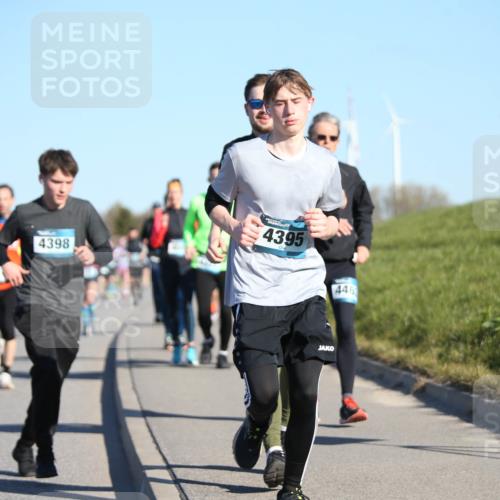 06.04.2025 - 44. Internationalen Wilhelmsburger Insellauf Jannik Wohlers http://msf.ph/oto/7614750 06.04.2025 09:31:49 Laufen 4398, 4395, 446 meine-sportfotos.de