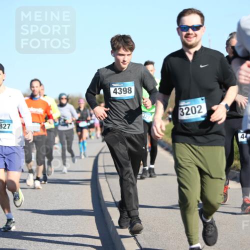 06.04.2025 - 44. Internationalen Wilhelmsburger Insellauf Jannik Wohlers http://msf.ph/oto/7614756 06.04.2025 09:31:50 Laufen 3827, 4398, 427, 3202, 44, 4395 meine-sportfotos.de