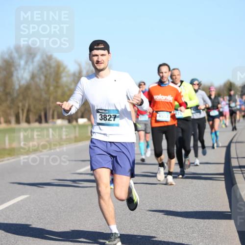 06.04.2025 - 44. Internationalen Wilhelmsburger Insellauf Jannik Wohlers http://msf.ph/oto/7614758 06.04.2025 09:31:50 Laufen 3827, 4552, 474, 4, 044427 meine-sportfotos.de