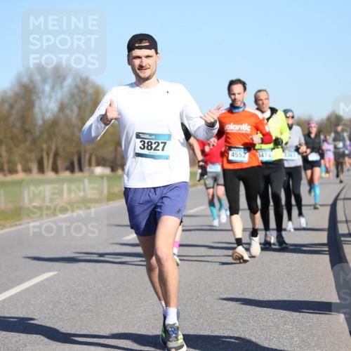 06.04.2025 - 44. Internationalen Wilhelmsburger Insellauf Jannik Wohlers http://msf.ph/oto/7614760 06.04.2025 09:31:50 Laufen 3827, 4552, 3474, 3363, 4427 meine-sportfotos.de