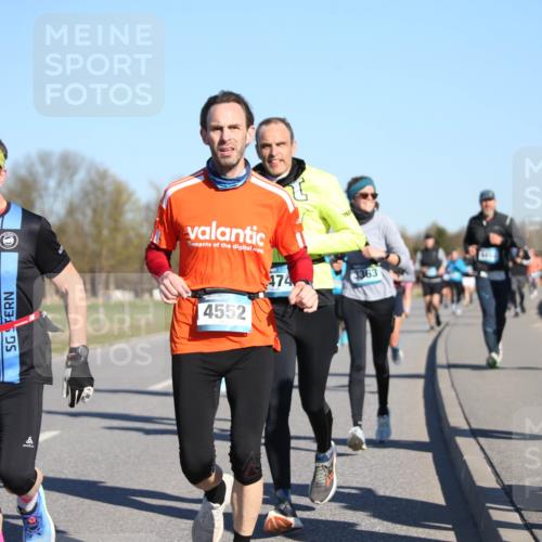 06.04.2025 - 44. Internationalen Wilhelmsburger Insellauf Jannik Wohlers http://msf.ph/oto/7614773 06.04.2025 09:31:53 Laufen 4552, 474, 3363, 4462, 4093 meine-sportfotos.de