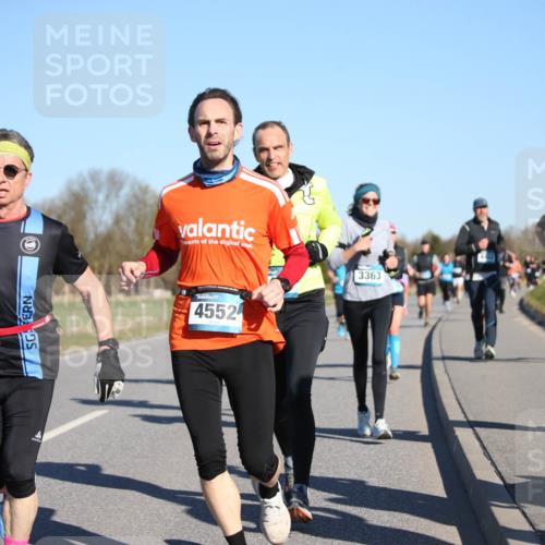 06.04.2025 - 44. Internationalen Wilhelmsburger Insellauf Jannik Wohlers http://msf.ph/oto/7614777 06.04.2025 09:31:54 Laufen 4552, 4093, 3363 meine-sportfotos.de