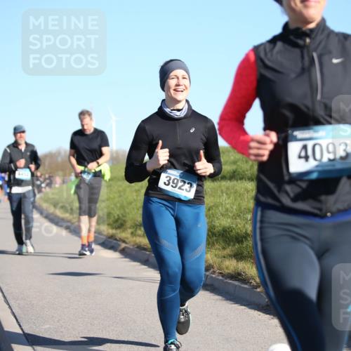 06.04.2025 - 44. Internationalen Wilhelmsburger Insellauf Jannik Wohlers http://msf.ph/oto/7614783 06.04.2025 09:31:55 Laufen 4350, 4093, 4452, 3923 meine-sportfotos.de