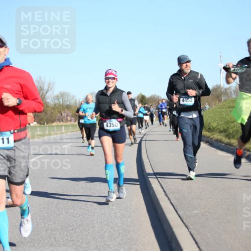 06.04.2025 - 44. Internationalen Wilhelmsburger Insellauf Jannik Wohlers http://msf.ph/oto/7614792 06.04.2025 09:31:56 Laufen 3, 5111, 4350, 4452, 4109 meine-sportfotos.de