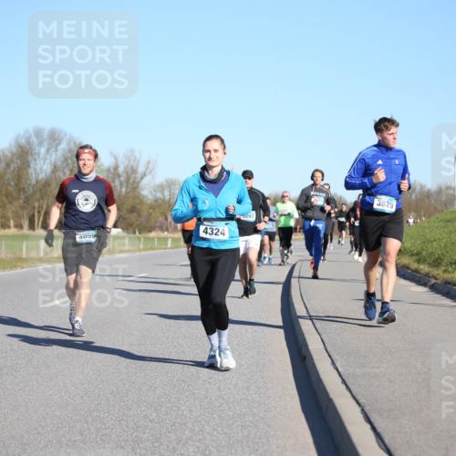 06.04.2025 - 44. Internationalen Wilhelmsburger Insellauf Jannik Wohlers http://msf.ph/oto/7614836 06.04.2025 09:32:09 Laufen 4056, 4324, 5897, 3829 meine-sportfotos.de