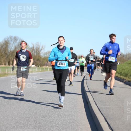 06.04.2025 - 44. Internationalen Wilhelmsburger Insellauf Jannik Wohlers http://msf.ph/oto/7614837 06.04.2025 09:32:09 Laufen 405, 4324, 3897, 3471, 3829 meine-sportfotos.de