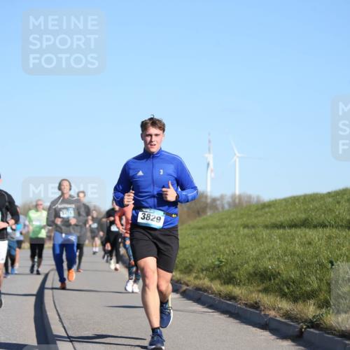 06.04.2025 - 44. Internationalen Wilhelmsburger Insellauf Jannik Wohlers http://msf.ph/oto/7614838 06.04.2025 09:32:10 Laufen 4324, 3897, 3471, 3, 3829 meine-sportfotos.de