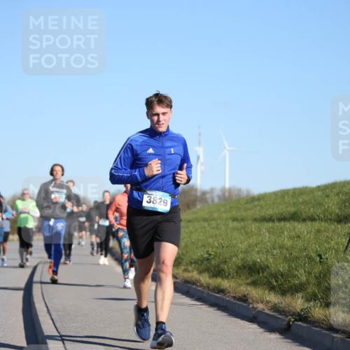 06.04.2025 - 44. Internationalen Wilhelmsburger Insellauf Jannik Wohlers http://msf.ph/oto/7614841 06.04.2025 09:32:10 Laufen 24, 3897, 3829 meine-sportfotos.de