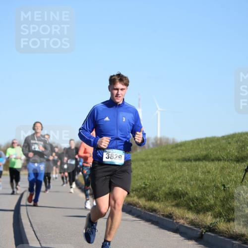 06.04.2025 - 44. Internationalen Wilhelmsburger Insellauf Jannik Wohlers http://msf.ph/oto/7614843 06.04.2025 09:32:10 Laufen 897, 3, 3829 meine-sportfotos.de