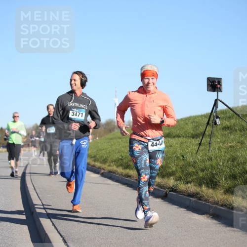 06.04.2025 - 44. Internationalen Wilhelmsburger Insellauf Jannik Wohlers http://msf.ph/oto/7614853 06.04.2025 09:32:14 Laufen 4544, 3471, 4444 meine-sportfotos.de