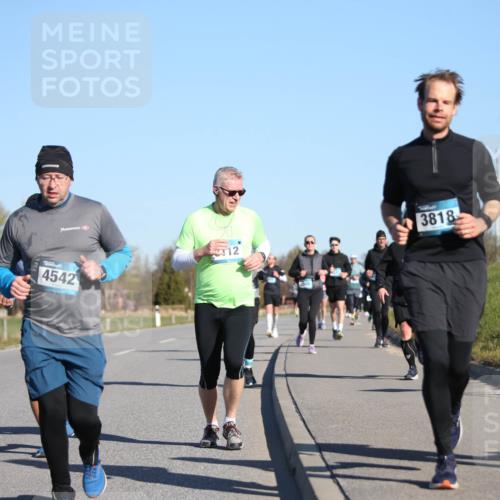 06.04.2025 - 44. Internationalen Wilhelmsburger Insellauf Jannik Wohlers http://msf.ph/oto/7614871 06.04.2025 09:32:17 Laufen 4544, 4542, 12, 05, 3818, 31 meine-sportfotos.de