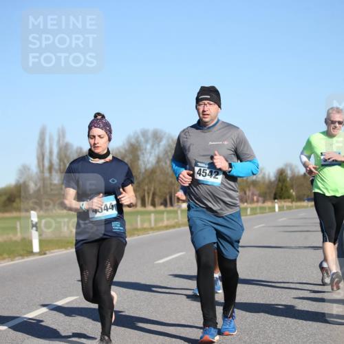 06.04.2025 - 44. Internationalen Wilhelmsburger Insellauf Jannik Wohlers http://msf.ph/oto/7614873 06.04.2025 09:32:18 Laufen 4544, 0, 4542, 41 meine-sportfotos.de