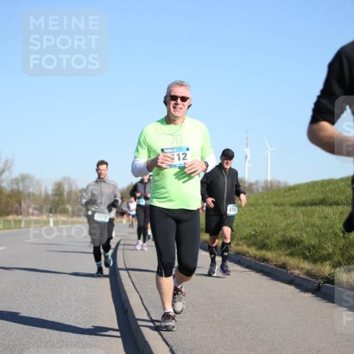06.04.2025 - 44. Internationalen Wilhelmsburger Insellauf Jannik Wohlers http://msf.ph/oto/7614878 06.04.2025 09:32:19 Laufen 152, 4076, 70, 12, 4161, 3818 meine-sportfotos.de