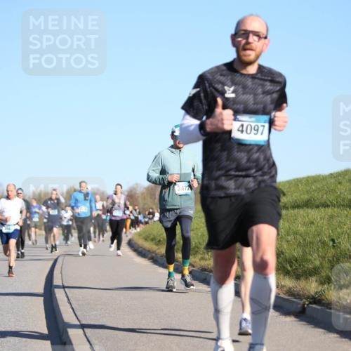 06.04.2025 - 44. Internationalen Wilhelmsburger Insellauf Jannik Wohlers http://msf.ph/oto/7614929 06.04.2025 09:32:29 Laufen 158, 3472, 4097 meine-sportfotos.de