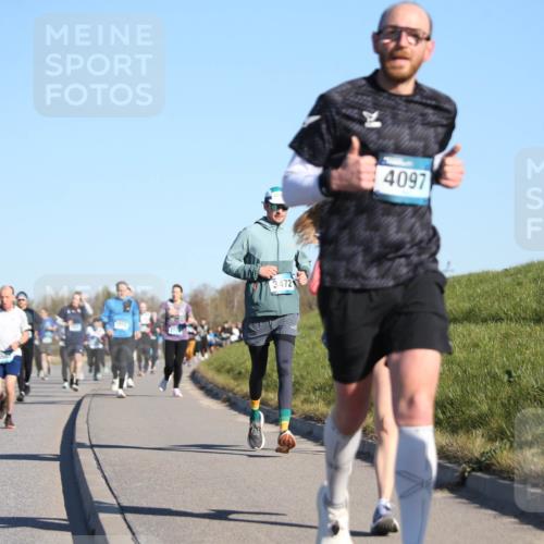 06.04.2025 - 44. Internationalen Wilhelmsburger Insellauf Jannik Wohlers http://msf.ph/oto/7614930 06.04.2025 09:32:29 Laufen 3472, 4097 meine-sportfotos.de