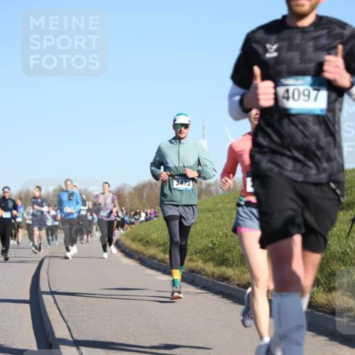 06.04.2025 - 44. Internationalen Wilhelmsburger Insellauf Jannik Wohlers http://msf.ph/oto/7614932 06.04.2025 09:32:30 Laufen 3472, 4097 meine-sportfotos.de