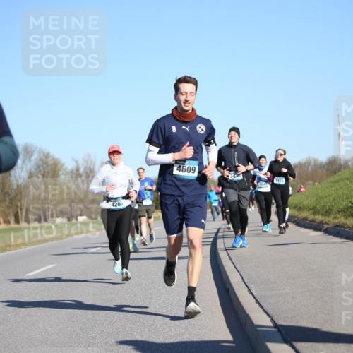 06.04.2025 - 44. Internationalen Wilhelmsburger Insellauf Jannik Wohlers http://msf.ph/oto/7614970 06.04.2025 09:32:39 Laufen 629, 420, 8, 4609, 3425, 5049 meine-sportfotos.de