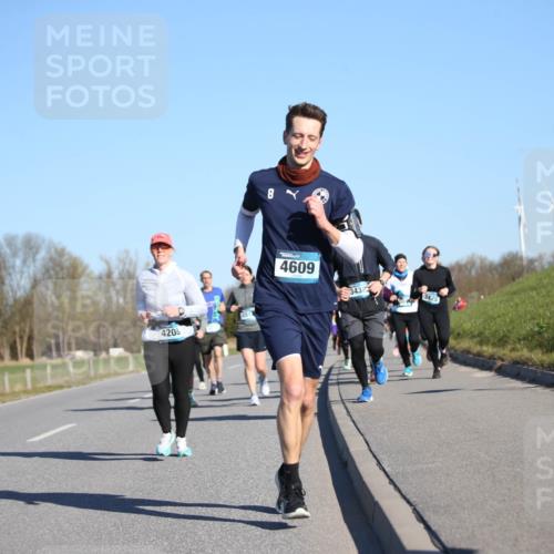 06.04.2025 - 44. Internationalen Wilhelmsburger Insellauf Jannik Wohlers http://msf.ph/oto/7614973 06.04.2025 09:32:39 Laufen 420, 451, 8, 4609, 34382 meine-sportfotos.de