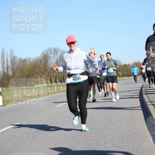 06.04.2025 - 44. Internationalen Wilhelmsburger Insellauf Jannik Wohlers http://msf.ph/oto/7614978 06.04.2025 09:32:41 Laufen 4208, 2045, 4518, 343, 3425 meine-sportfotos.de