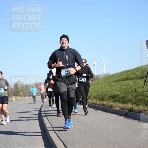 06.04.2025 - 44. Internationalen Wilhelmsburger Insellauf Jannik Wohlers http://msf.ph/oto/7614980 06.04.2025 09:32:41 Laufen 4518, 394, 343, 3425 meine-sportfotos.de