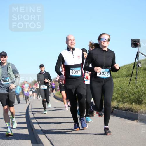 06.04.2025 - 44. Internationalen Wilhelmsburger Insellauf Jannik Wohlers http://msf.ph/oto/7614994 06.04.2025 09:32:43 Laufen 4148, 3273, 3045, 3943, 3097, 3425 meine-sportfotos.de