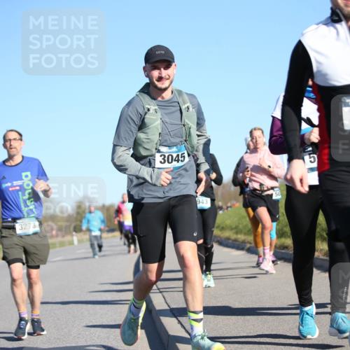 06.04.2025 - 44. Internationalen Wilhelmsburger Insellauf Jannik Wohlers http://msf.ph/oto/7615004 06.04.2025 09:32:45 Laufen 4148, 3273, 3045, 943, 50, 5, 3097 meine-sportfotos.de