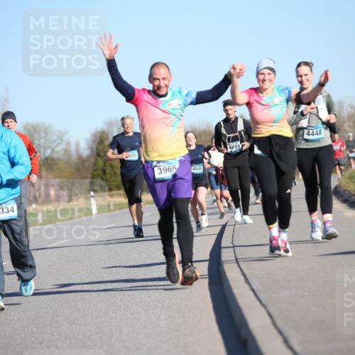 06.04.2025 - 44. Internationalen Wilhelmsburger Insellauf Jannik Wohlers http://msf.ph/oto/7615039 06.04.2025 09:32:49 Laufen 4334, 025, 3965, 4545, 4089, 4448 meine-sportfotos.de