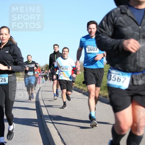 06.04.2025 - 44. Internationalen Wilhelmsburger Insellauf Jannik Wohlers http://msf.ph/oto/7615111 06.04.2025 09:33:06 Laufen 4126, 3072, 4574, 3603, 3567 meine-sportfotos.de