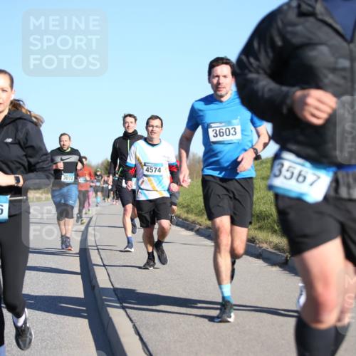 06.04.2025 - 44. Internationalen Wilhelmsburger Insellauf Jannik Wohlers http://msf.ph/oto/7615112 06.04.2025 09:33:06 Laufen 4126, 3072, 4574, 3603, 3567 meine-sportfotos.de